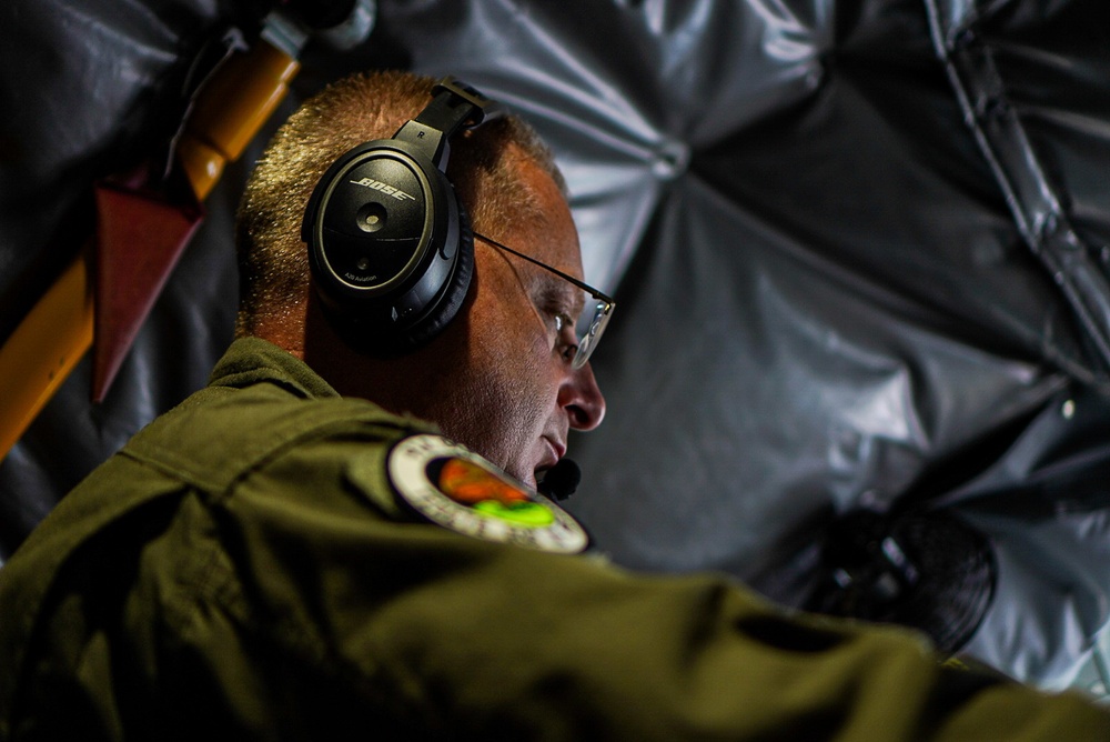 Niagara boom operator in cockpit of KC-135