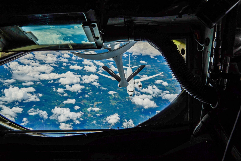 KC-135 refuels U.S. Navy P-8