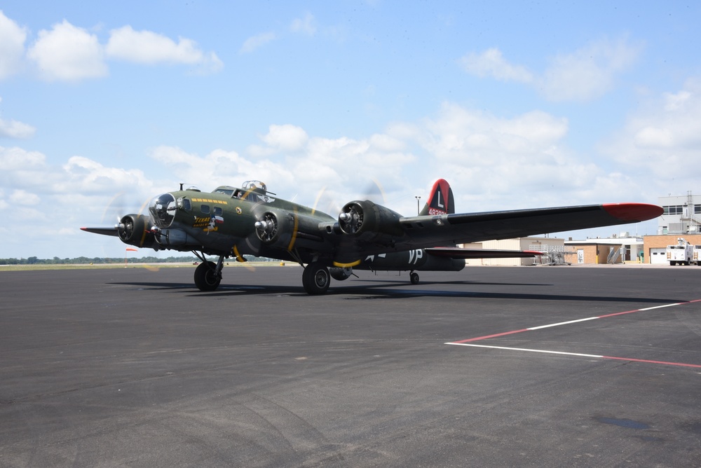 B-17 Bomber Flying Fortress
