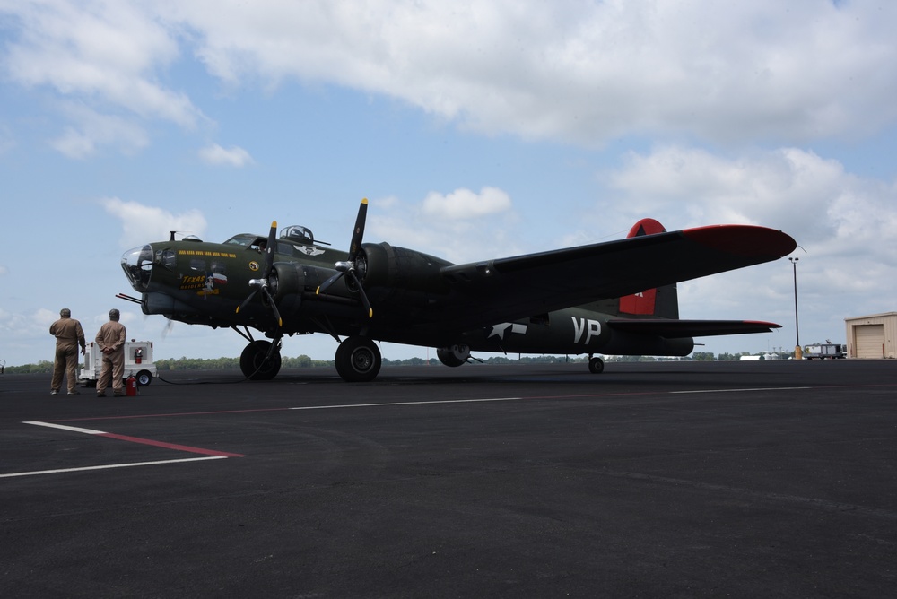 B-17 Engine start