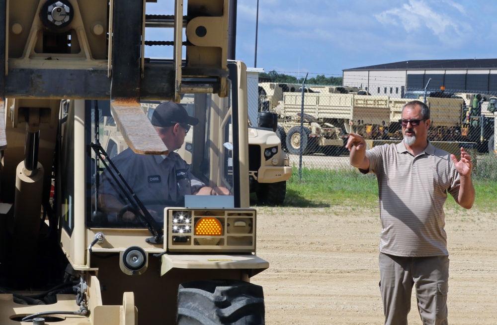 Draw Yard offers forklift maintenance class for first time