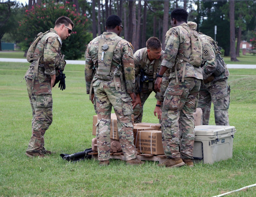 Maintain Battalion squad competes in corps Best Squad Competition