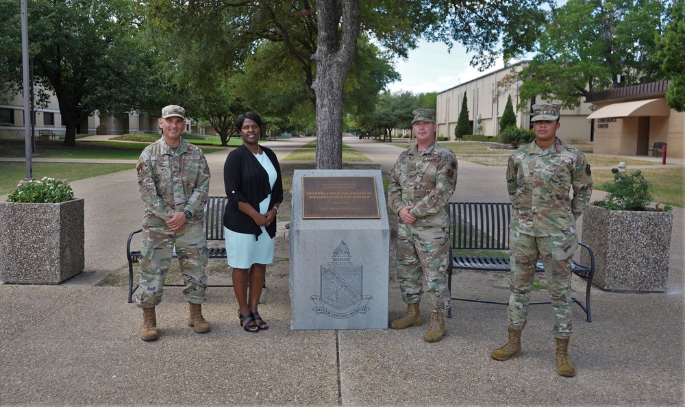 Colonel Dipoma, 2 AF/CV, visit at DLIELC