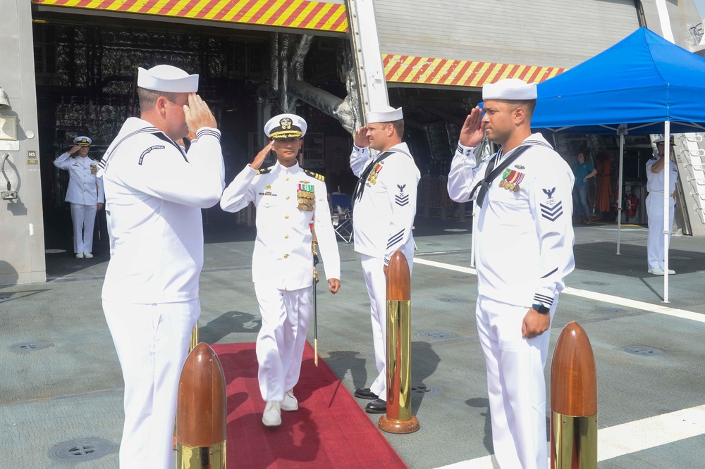 USS Gabrielle Giffords (LCS 10) Blue Crew Holds Change of Command Ceremony