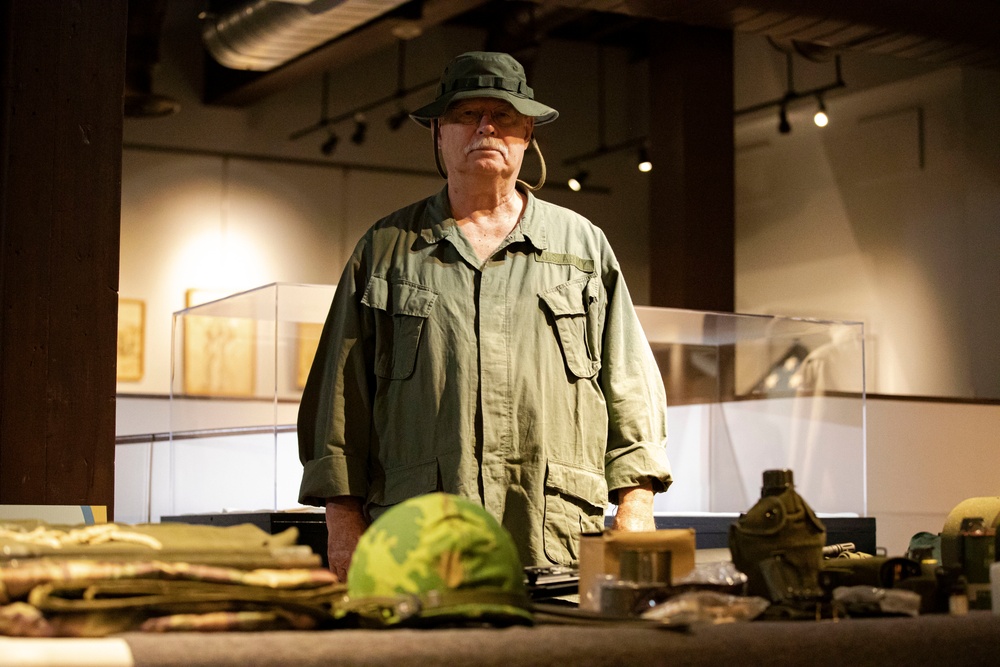 Illinois State Military Museum Welcomes Vietnam Veterans