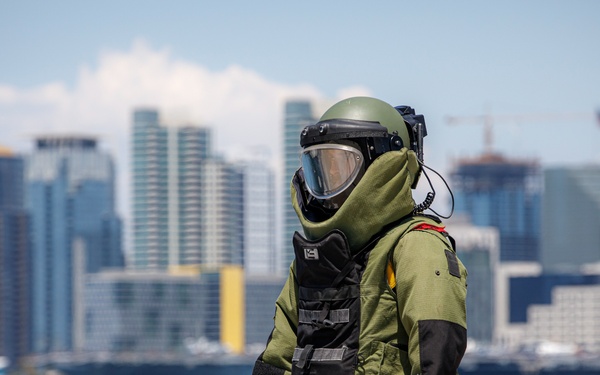 Dive Team Four Conducts IED Disposal Exercise During RIMPAC 2022 SOCAL