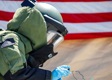 Dive Team Four Conducts IED Disposal Exercise During RIMPAC 2022 SOCAL