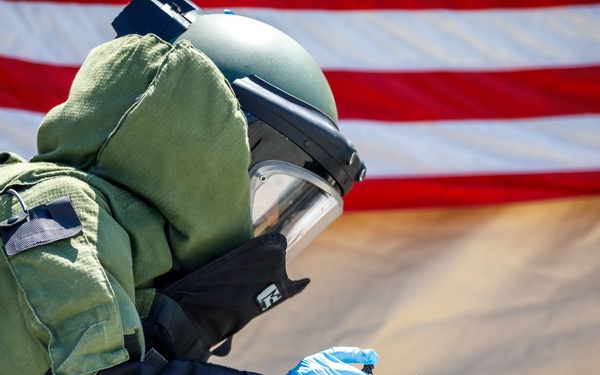 Dive Team Four Conducts IED Disposal Exercise During RIMPAC 2022 SOCAL