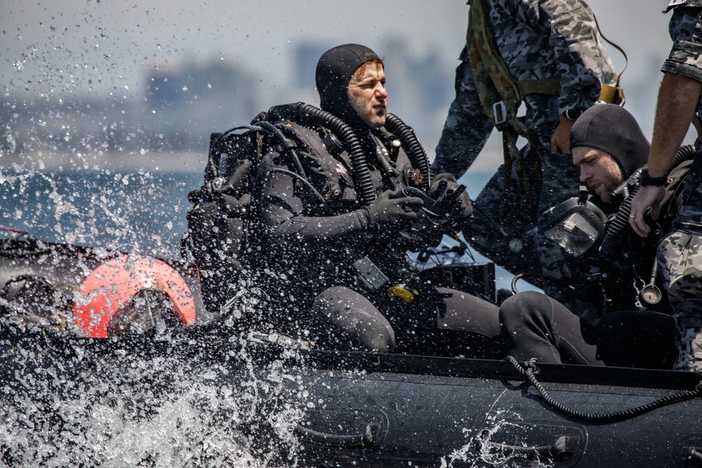 Dive Team Four Conducts Mine Clearance Exercise During RIMPAC 2022 SOCAL