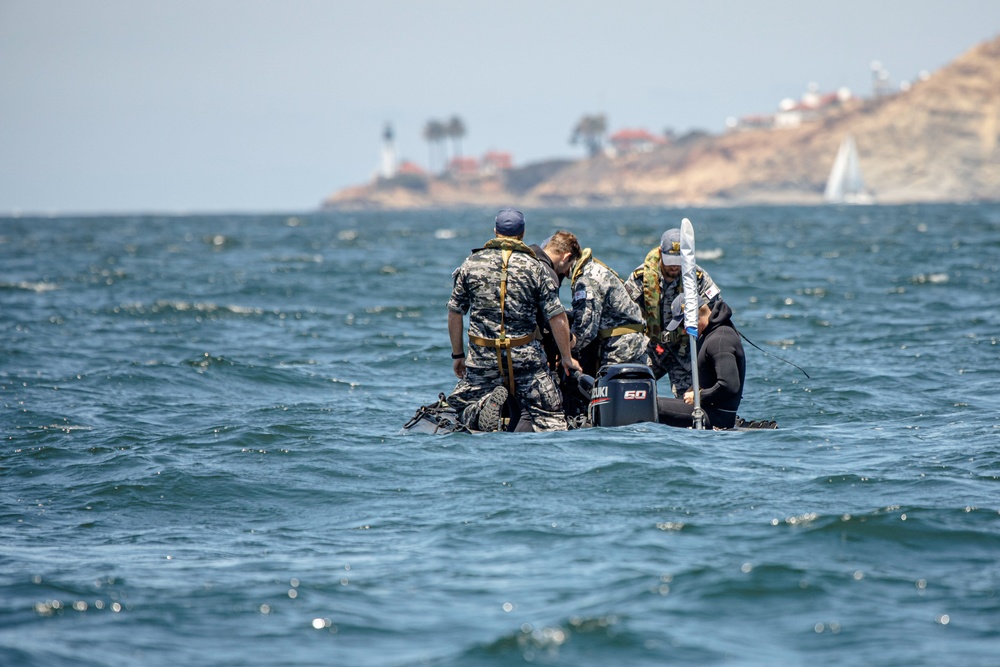 Dive Team Four Conducts Mine Clearance Exercise During RIMPAC 2022 SOCAL