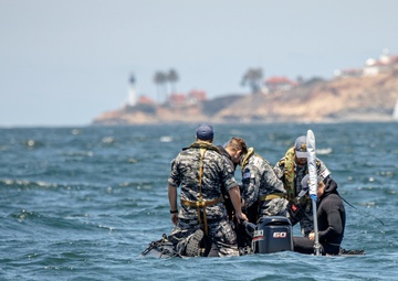 Dive Team Four Conducts Mine Clearance Exercise During RIMPAC 2022 SOCAL