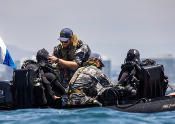 Dive Team Four Conducts Mine Clearance Exercise During RIMPAC 2022 SOCAL