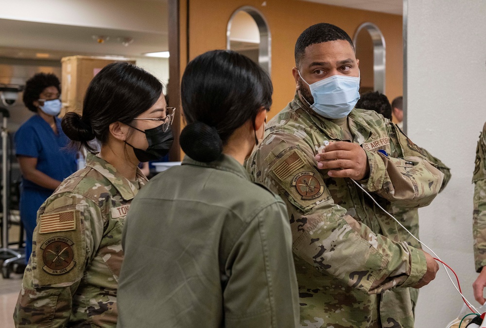 374th MDG hosts 3-day nursing student immersion