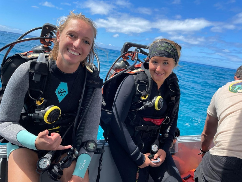 Canadian and US Divers explore Hawaii