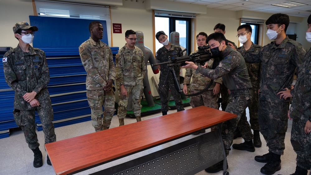 DVIDS - Images - 8th SFS holds US-ROKAF immersion training [Image 4 of 7]