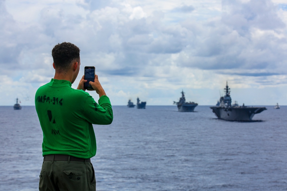 RIMPAC 2022 Fleet Sails in Formation
