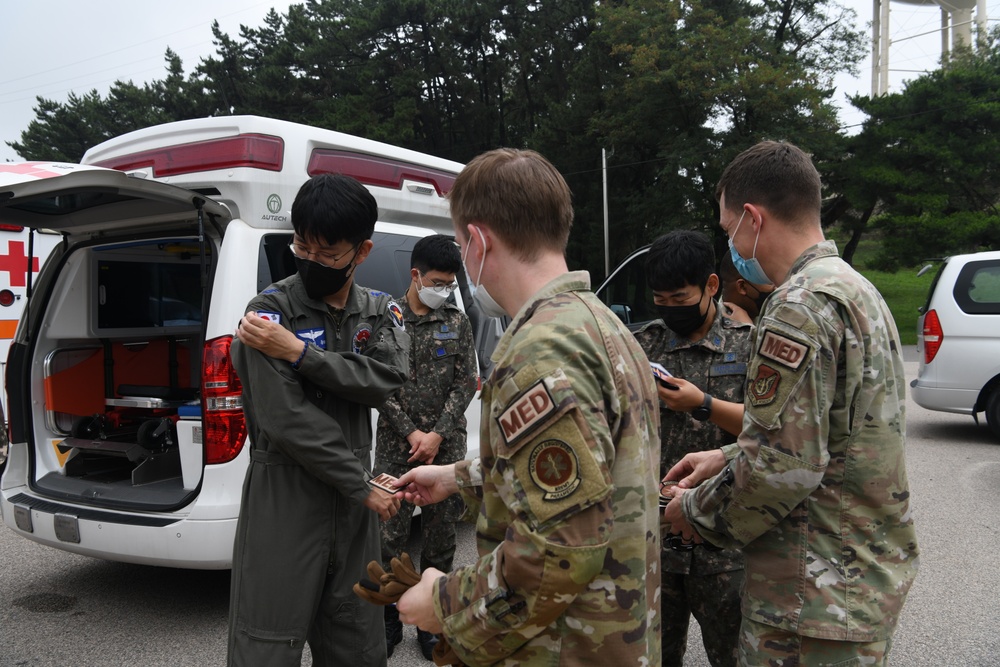 8th MDG holds US-ROKAF immersion training