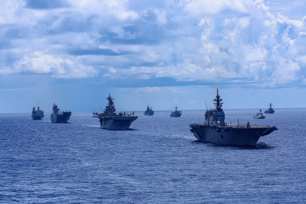 Ships Sail in Formation during RIMPAC 2022