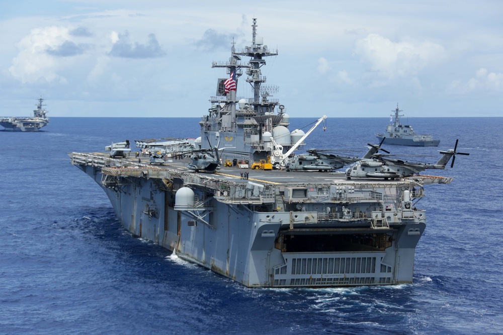 DVIDS - Images - RIMPAC 2022 Fleet Sails in Formation [Image 9 of 12]