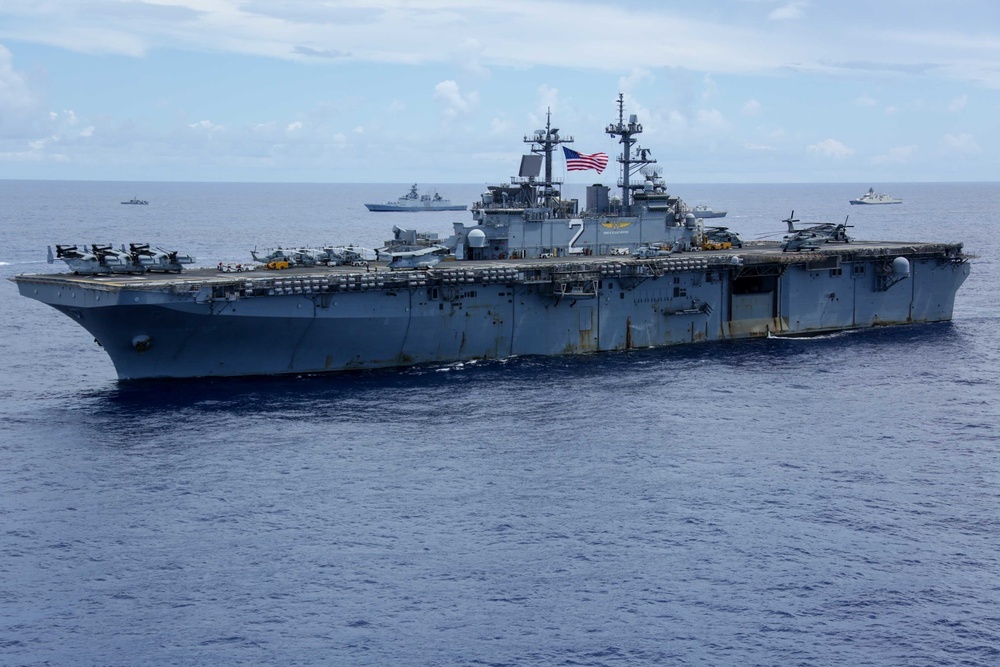 DVIDS - Images - RIMPAC 2022 Fleet Sails in Formation [Image 10 of 12]