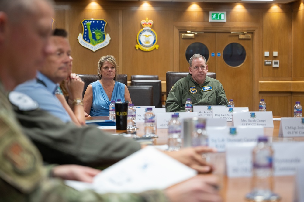 General Hecker visits the 48th Fighter Wing