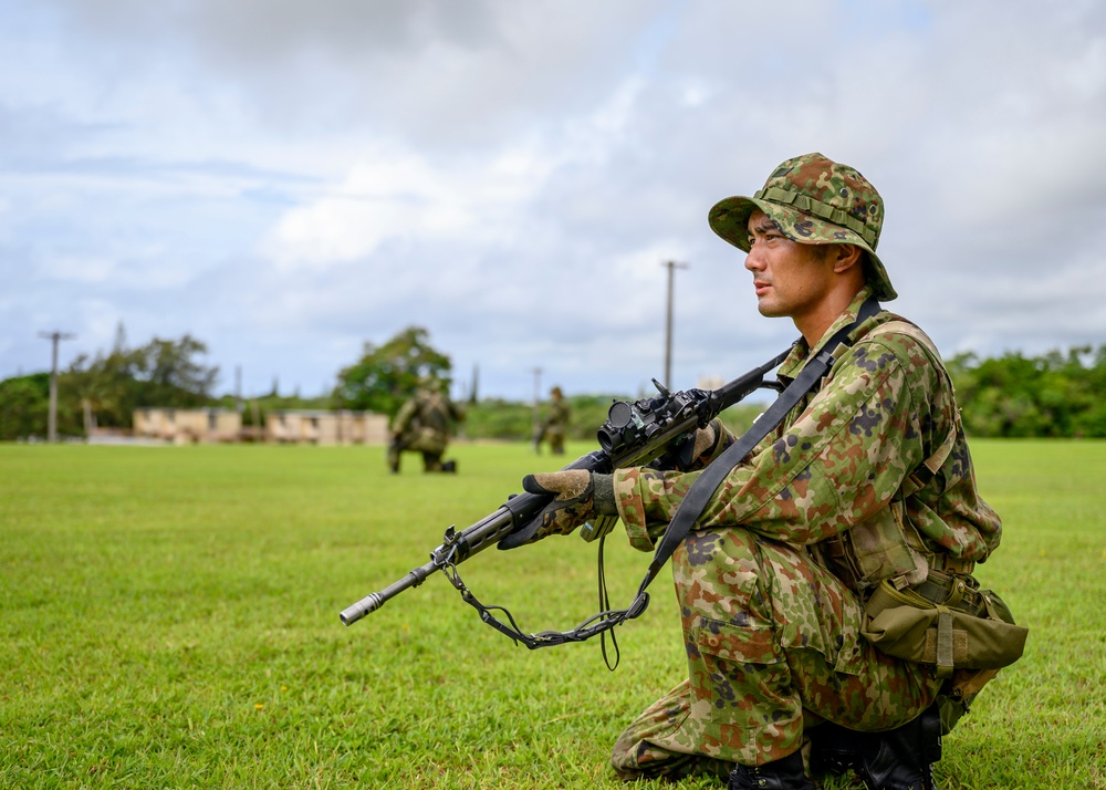 U.S., Japanese Soldiers conduct joint movement drills