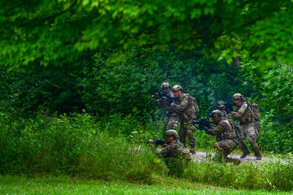 New groups of Reserve Defenders fire through IDLC