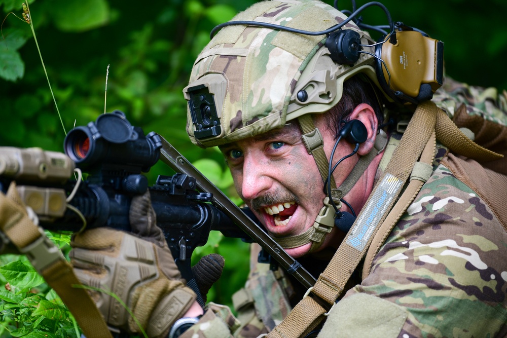 New groups of Reserve Defenders fire through IDLC