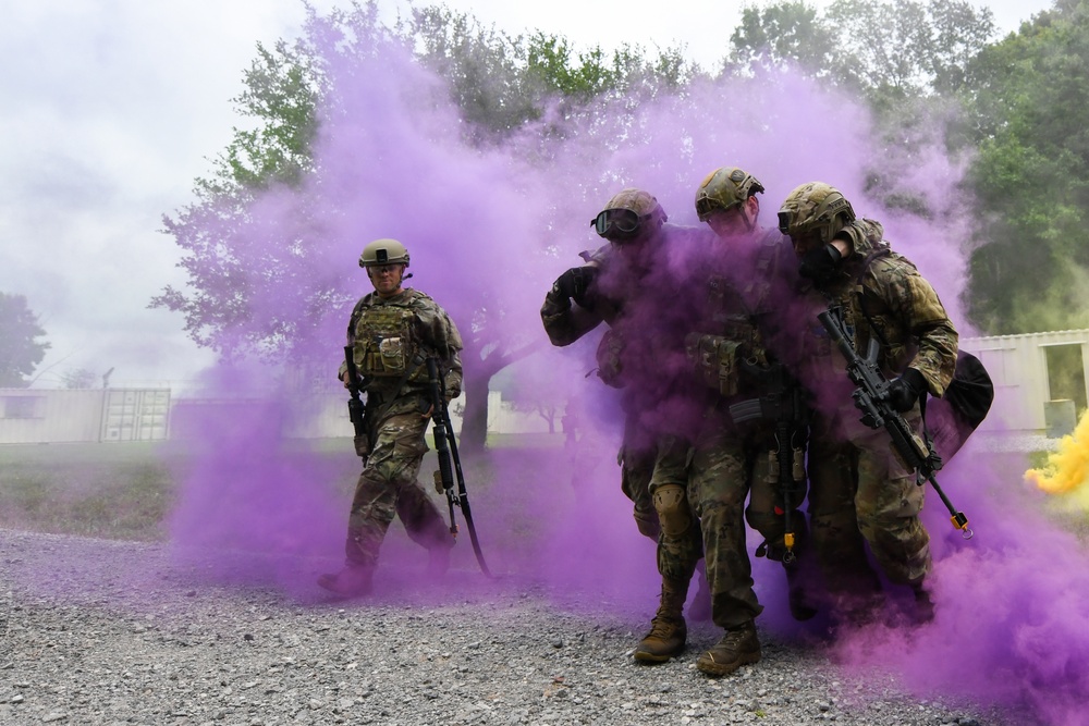 New groups of Reserve Defenders fire through IDLC