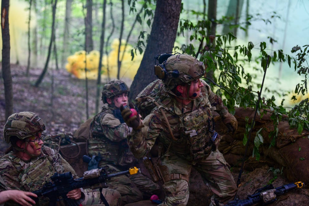 New groups of Reserve Defenders fire through IDLC