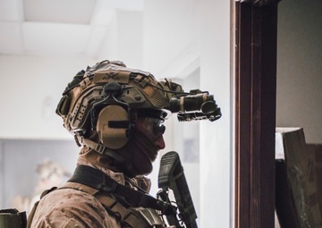 13th MEU ADRD Conducts Raid near Blythe during RUT