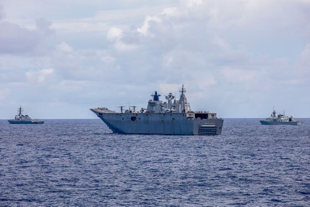 DVIDS - Images - RIMPAC 2022 Fleet Sails In Formation [Image 2 Of 4]