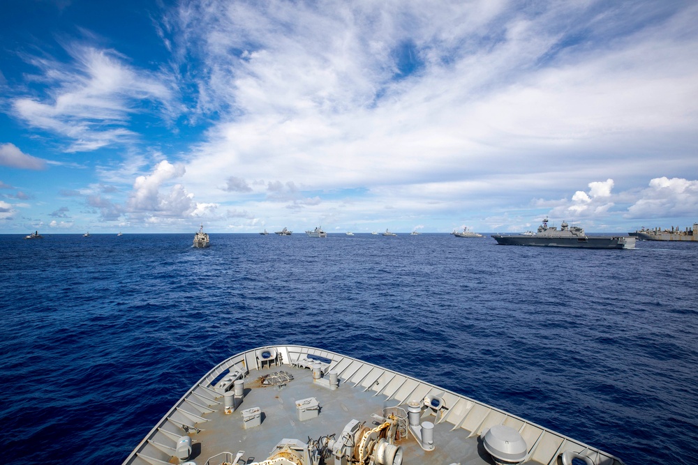 DVIDS - Images - RIMPAC 2022 Fleet Sails in Formation [Image 4 of 4]