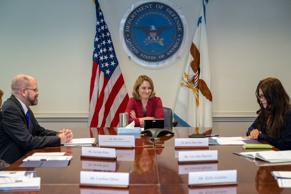 Deputy Secretary of Defense Hicks Meets With WHLDP Fellows