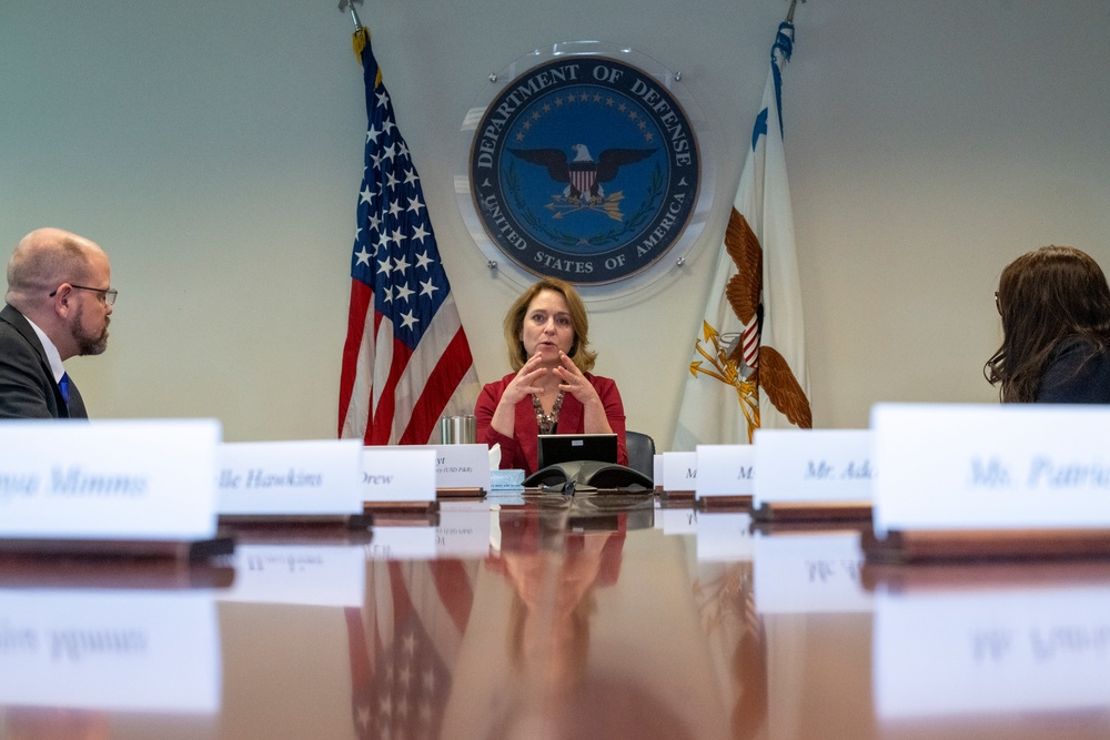 Deputy Secretary of Defense Hicks Meets With WHLDP Fellows