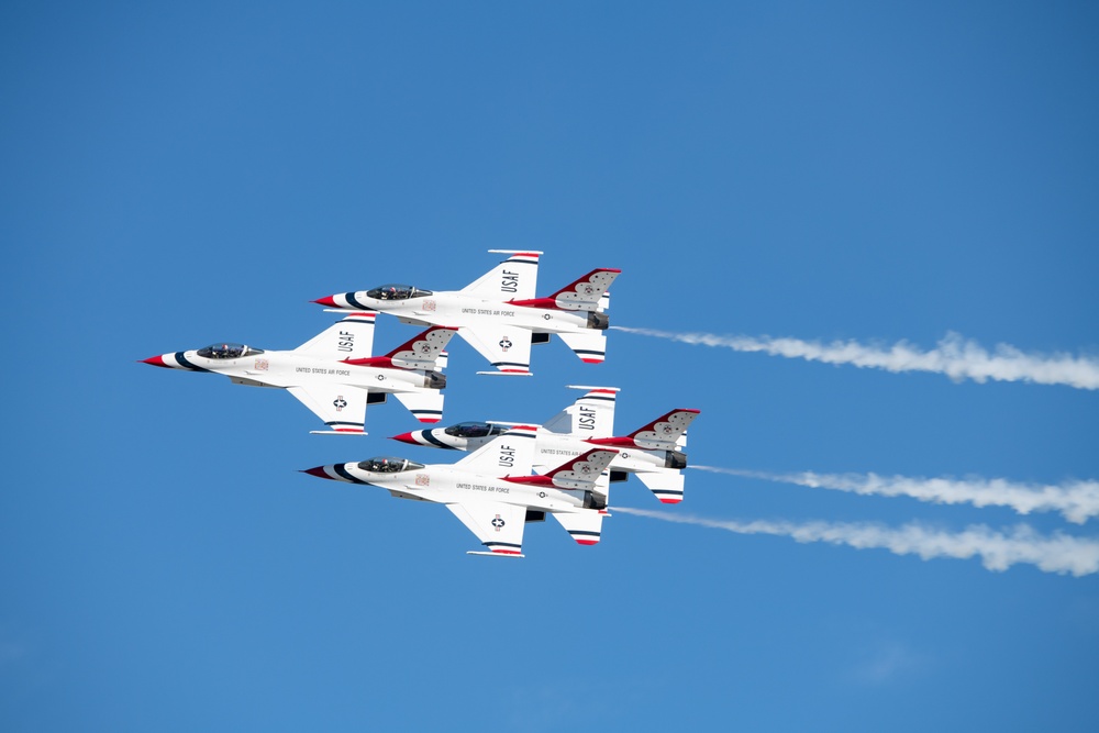 Thunderbirds kick off Arctic Thunder Open House