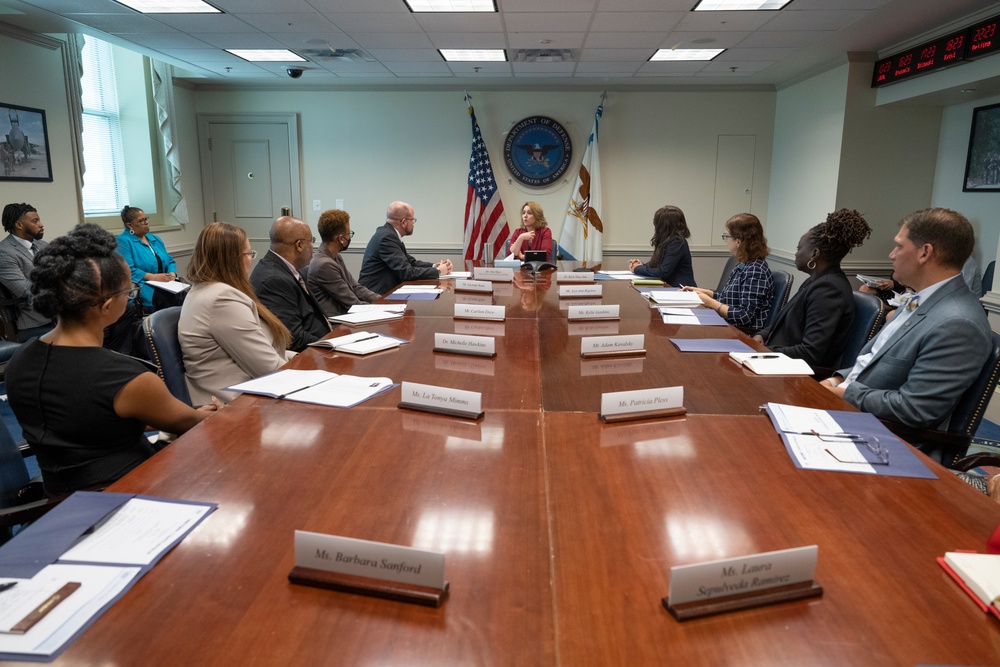 Deputy Secretary of Defense Hicks Meets With WHLDP Fellows