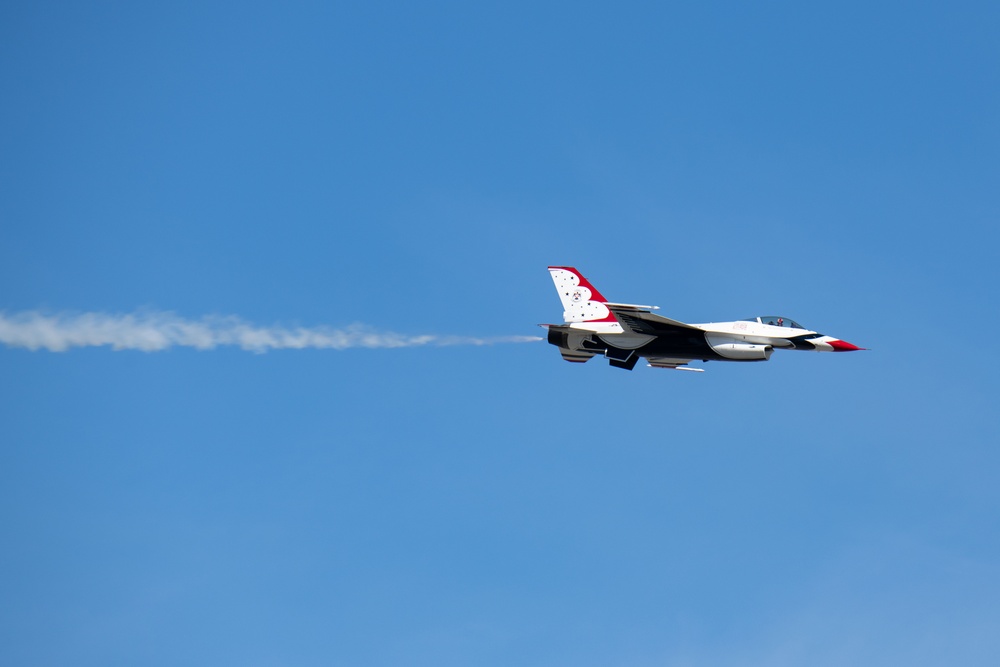 Thunderbirds kick off Arctic Thunder Open House