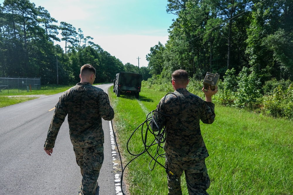 Exercise Hide and Seek: Ground Sensor Platoon recovers radio receivers