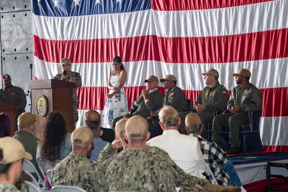 USS John P. Murtha (LPD 26) Changes Command