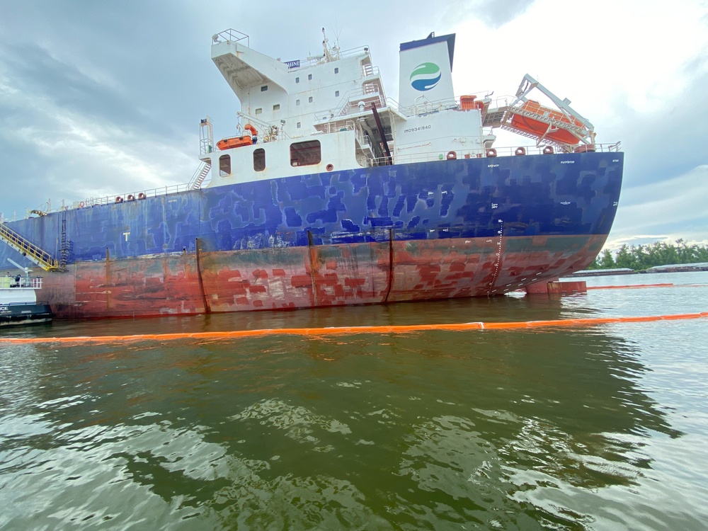 Coast Guard responds to oil discharge near Kenner, La.
