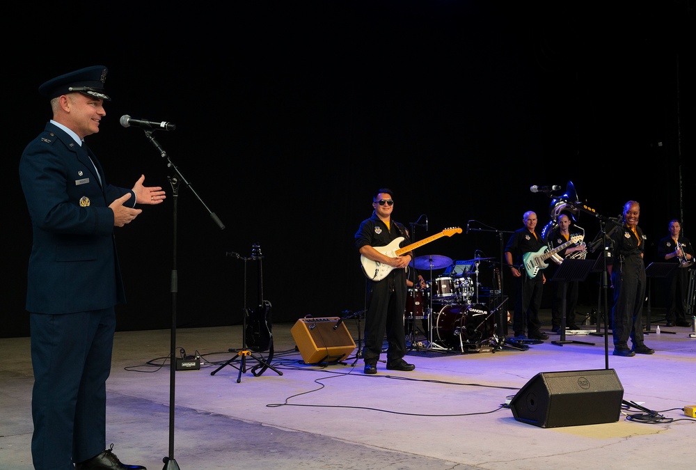 Air Force Band of Flight rocks at the Fraze