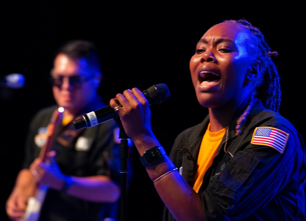 Air Force Band of Flight rocks at the Fraze