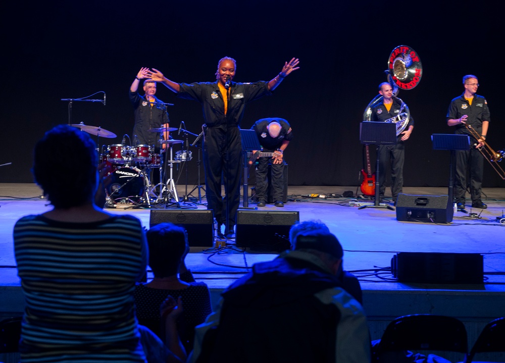 Air Force Band of Flight rocks at the Fraze