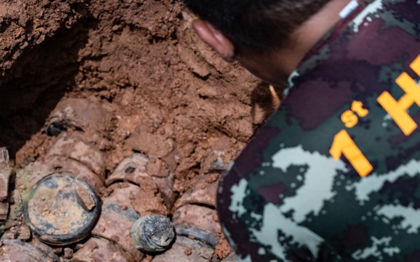 HMA Thailand 22 | Royal Thai and U.S. Marine EOD technicians conduct large scale disposals