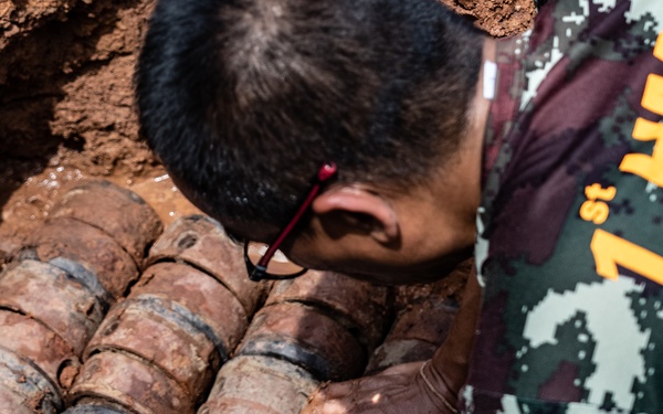 HMA Thailand 22 | Royal Thai and U.S. Marine EOD technicians conduct large scale disposals