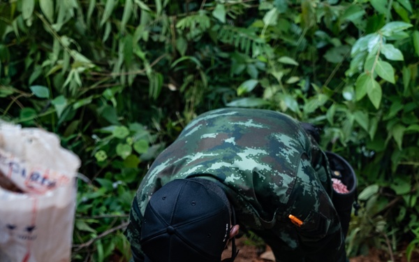 HMA Thailand 22 | Royal Thai and U.S. Marine EOD technicians conduct large scale disposals