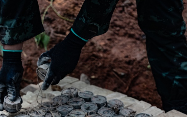 HMA Thailand 22 | Royal Thai and U.S. Marine EOD technicians conduct large scale disposals