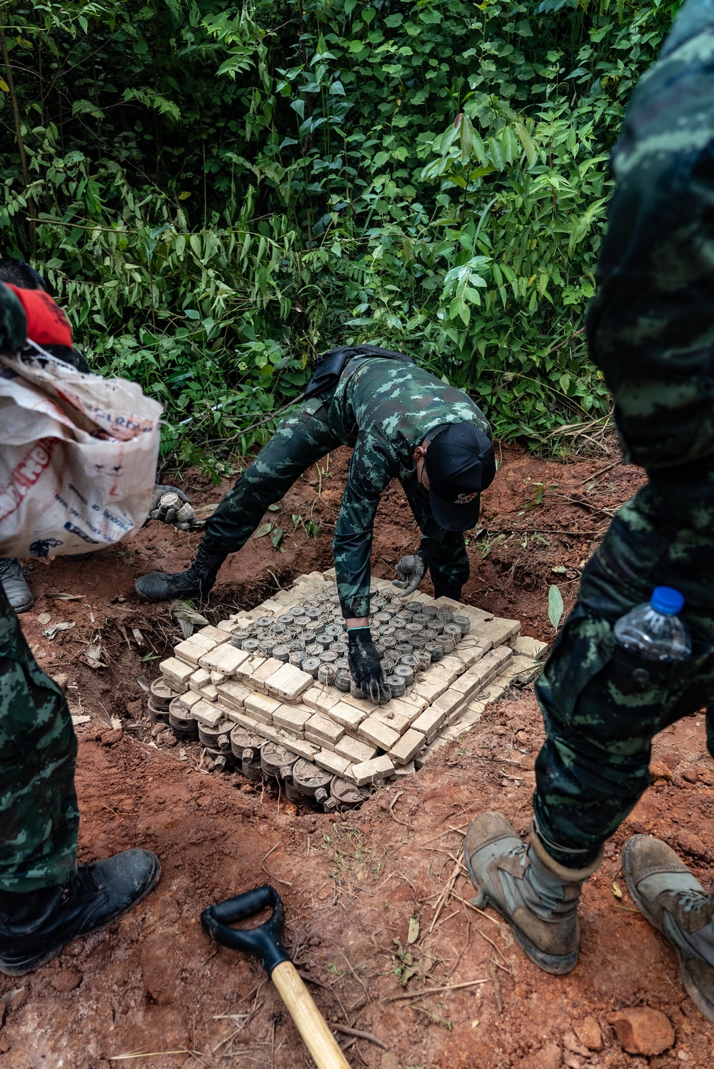 HMA Thailand 22 | Royal Thai and U.S. Marine EOD technicians conduct large scale disposals