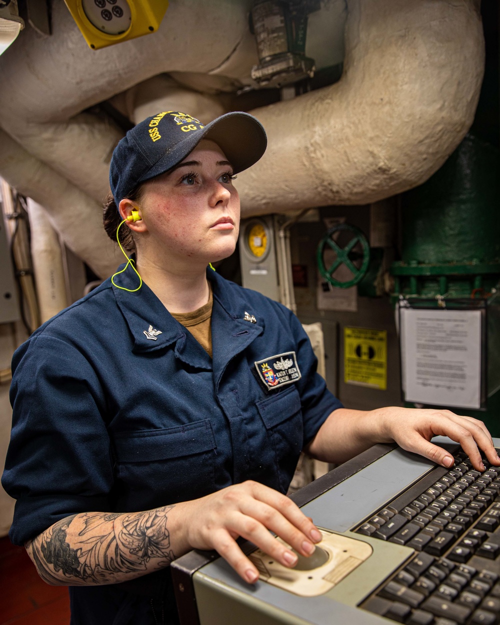 USS Chancellorsville Conducts Routine Maintenance